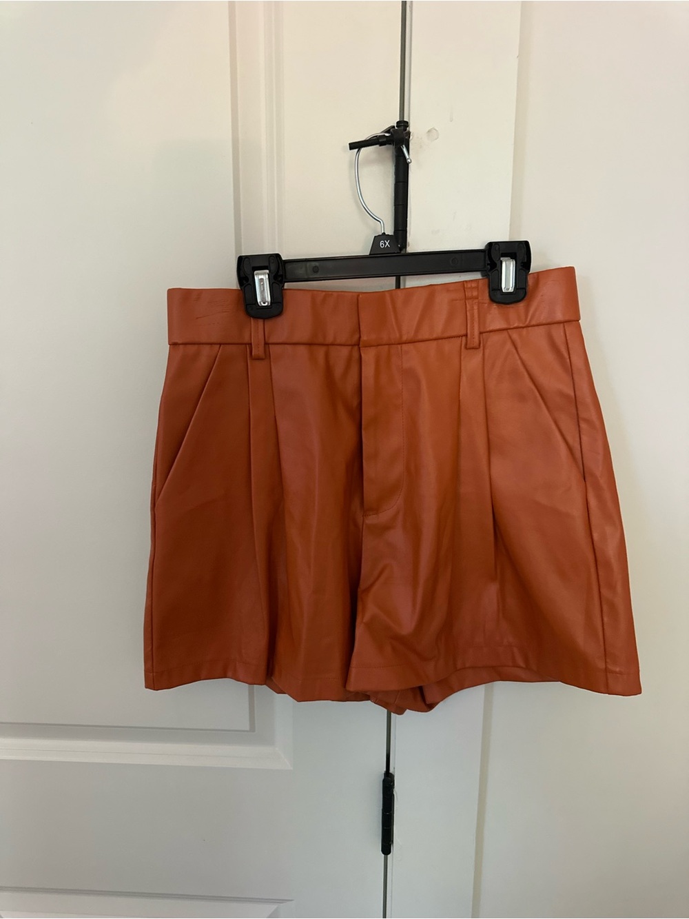 High-Waist Faux Leather Pleated Shorts - Rust Orange